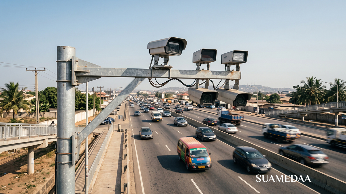 traffic-cameras-observing-to-report